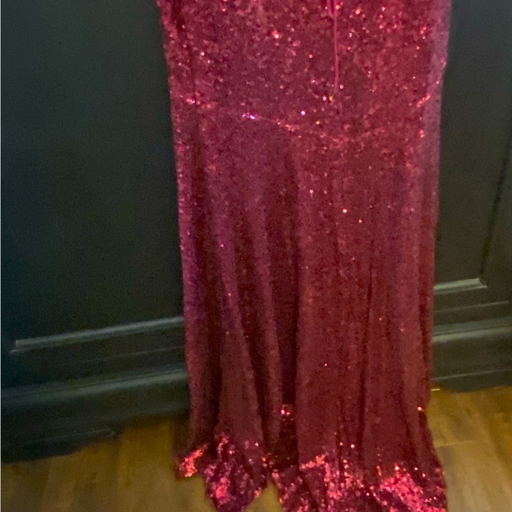 Theia/ style Jessica/Garnet colored/ strappy sequins dress / size 8
